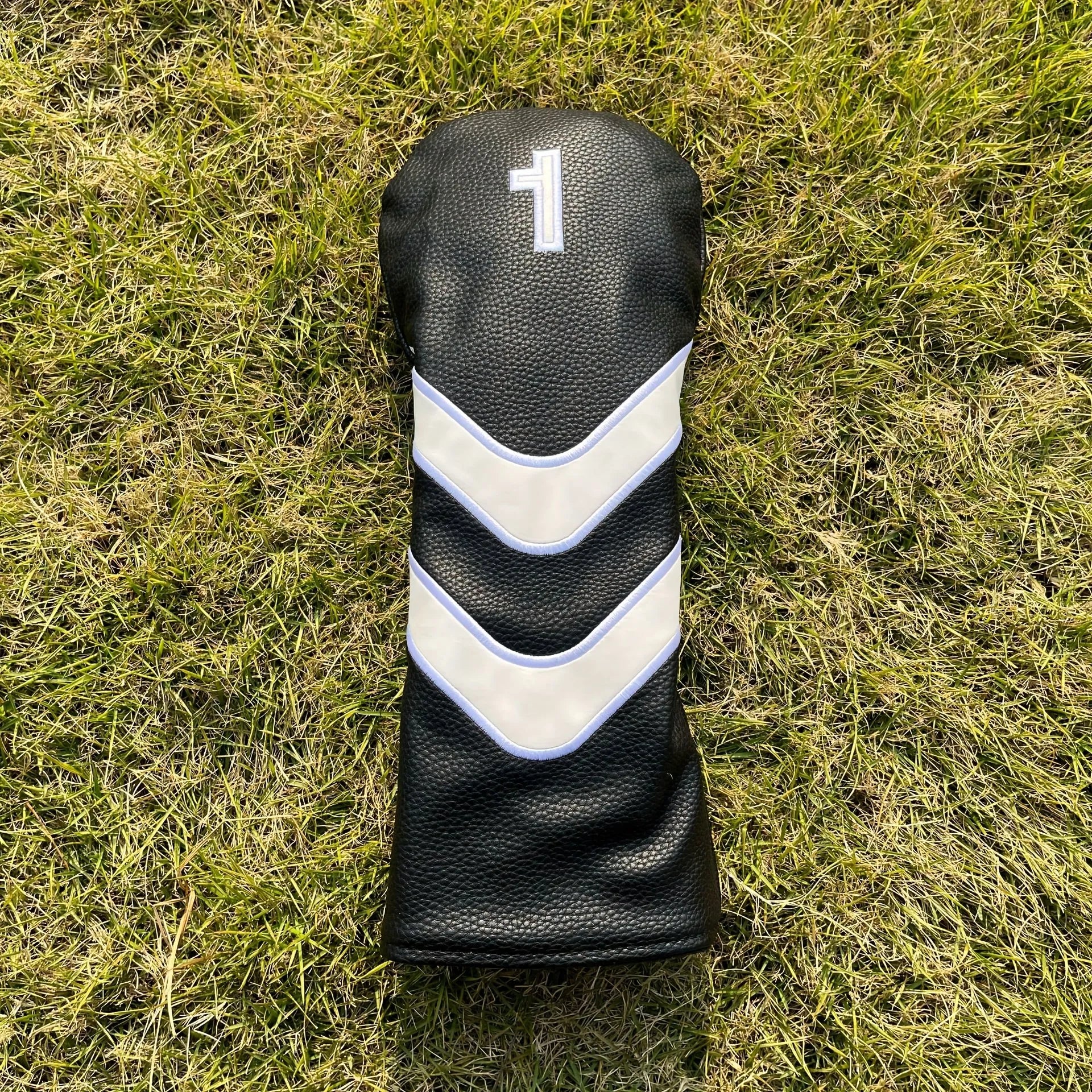 Unisex Golf Putter Headcover - Classic Striped Design with White & Black Logo, Durable Synthetic Synthetic, Secure Fit for Clubs
