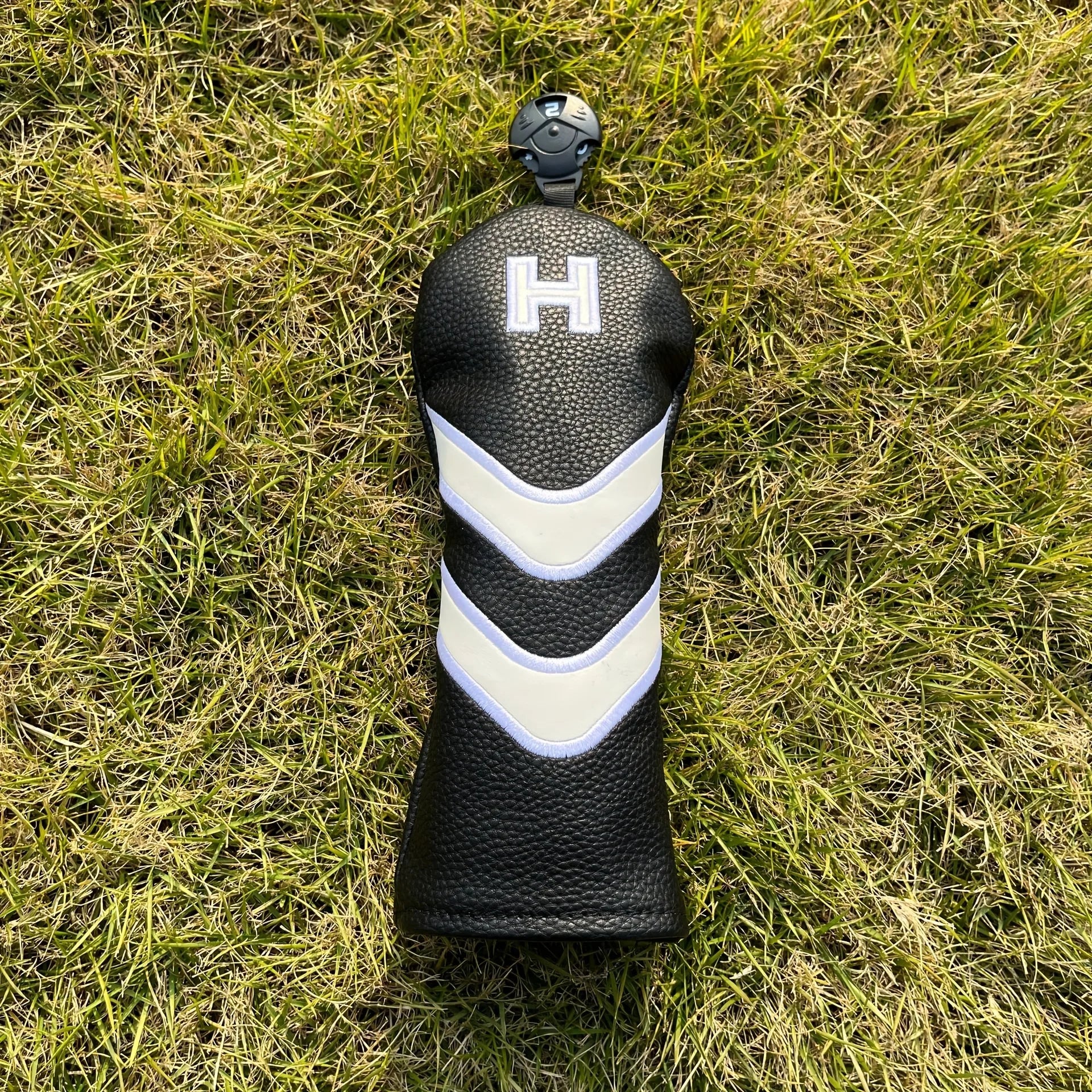 Unisex Golf Putter Headcover - Classic Striped Design with White & Black Logo, Durable Synthetic Synthetic, Secure Fit for Clubs